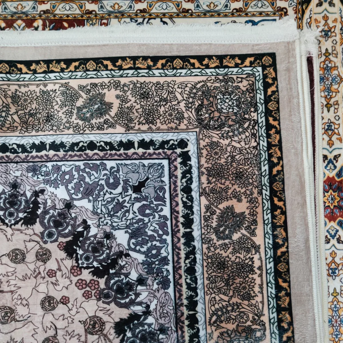 Berlin Carpet (5×7 Feet) thumbnail 3